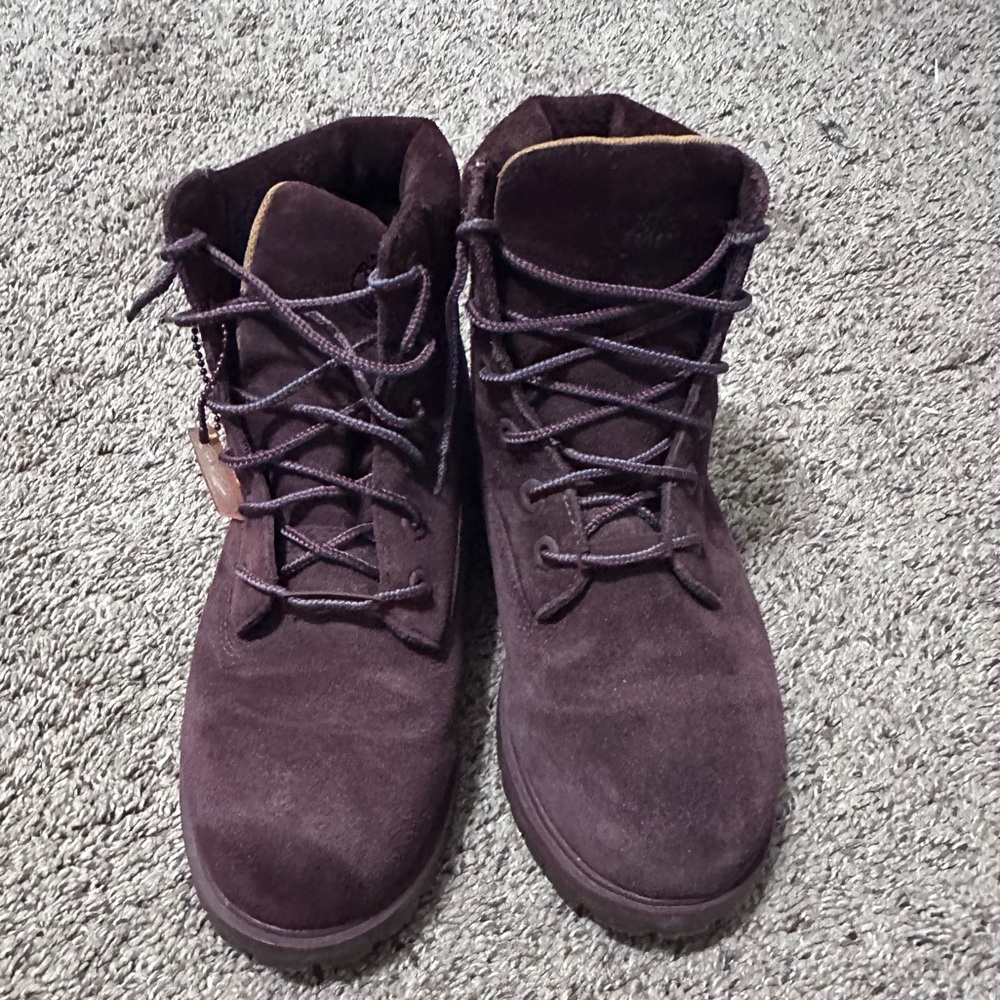 Cute purple timberlines!